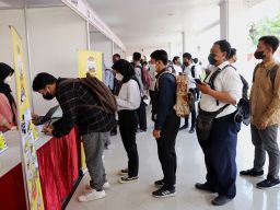 Permudah Warga Surabaya Akses Lowongan Pekerjaan