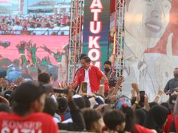 Dihadapan Ribuan Relawan, Jokowi: Ojo Kesusu, Satu Komando di 2024