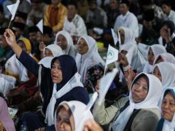 Ribuan Santri - Ulama di Ponorogo Satukan Suara 'Ganjar Presiden'