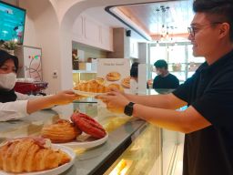 Toko Roti di Surabaya Ini, Berikan Diskon 20 persen untuk Semua Transaksi Pembelian