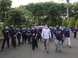 Buka Gelaran Fun Walk Perdami,Walikota Eri Cahyadi: Perkuat Sinergitas Pemberantasan Kebutaan di Surabaya