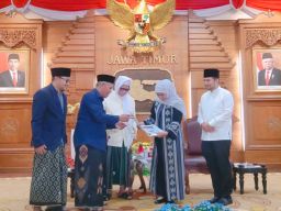 Gubernur Jatim Pastikan Hadir di Malam Puncak Hari Santri Nasional 2022