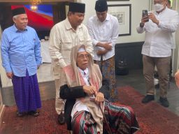 Bertemu Belasan Ulama-Kiai Sepuh Jatim: Prabowo Minta Restu Untuk 2024