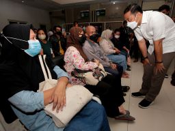 Terobosan Wali Kota Eri dalam Pelayanan Publik, Mulai Sambat Warga hingga Denda Keterlambatan Layanan