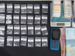 Polisi Gerebek Rumah Bandar Narkoba di Surabaya, Sita 30 Poket Sabu Siap Edar