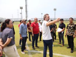 Kunjungi Stadion GBT, FIFA Minta Dibuatkan Akses Khusus Bagi Disabilitas