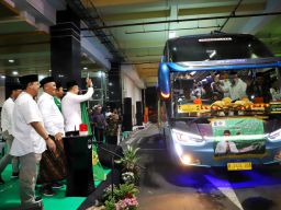 Wali Kota Eri Cahyadi Berangkatkan 68 Bus dengan Ribuan Jamaah ke Harlah Satu Abad NU