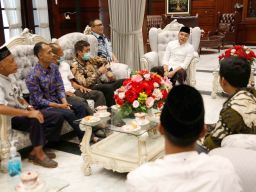 Warga Dukuh Pakis Surabaya Ramai - ramai Datangi Balaikota, Protes Suara Bising Musik RHU