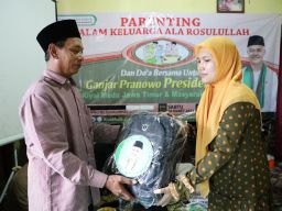Kiyai Muda Jatim Dukung Ganjar Beri Edukasi Parenting kepada Warga Desa Tumapel Gresik