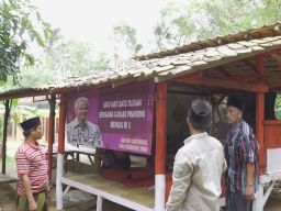 Ribuan Warga Desa di Madura ini Kompak Bangun 8 Poskamling Bergambar Ganjar Pranowo