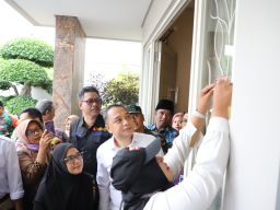 KPU Surabaya Coklit di Rumah Wali Kota Eri, Putra Sulung Masuk Daftar Pemilih Pemula