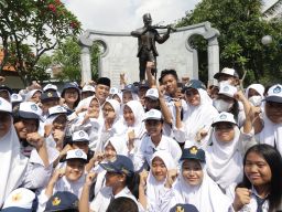 Marak Kasus Asusila, Wali Kota Eri Imbau Orang Tua Awasi Anak Saat Diluar Rumah