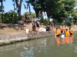 Ini Hasil Pemkot Surabaya Gelar Operasi Yustisi Pencucian Rumen Kurban di Sungai Kalimas