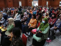 Wali Kota Eri Target Bulan Agustus 65 Ribu KK Keluarga Miskin Berpenghasilan Rp4 Juta