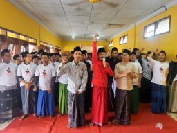 Gus-Gus Nusantara Ganjar Rayakan HUT RI dengan Potong Kue dan Doa Bersama