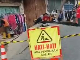 Aspal Jalan di Surabaya Meletus Membentuk Gunungan, Ini Diduga Penyebabnya