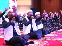 Buka Festival Al Banjari Antar PD , Wali Kota Eri: Luar Biasa, Saya Lihat Putih Semua