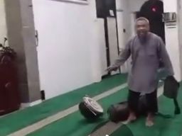 Viral Video Seorang Pria Marah - marah di Dalam Masjid Gegara Alat Musik Rebana