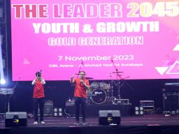Siapkan Pemimpin Masa Depan, Wali Kota Eri Bakar Semangat Pemuda Surabaya di The Leader 2045