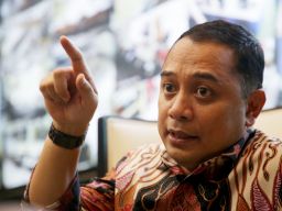 Pemkot Digugat Nenek Penjual Rujak, Begini Jawaban Wali Kota Eri
