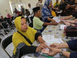 Penyaluran BLT Permakanan Surabaya Periode Januari 2024 Capai 100 Persen