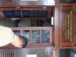 Keren! Kantor di Pemkot Surabaya Menggunakan Aksara Jawa