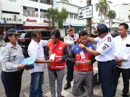Mulai Hari Ini, 36 Ruas Jalan Ini Resmi Berlakukan Bayar Parkir dengan Qris