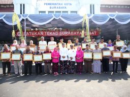 Peringatan HJKS ke-731, Surabaya Pecahkan Rekor MURI Pembentukan Pos Bantuan Hukum Terbanyak se-Indonesia