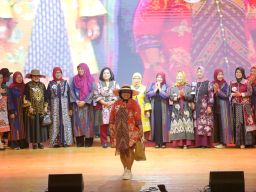 Perempuan Surabaya Diajak 'Melek' Digital di Gebyar Wirausaha: Fokus pada UMKM dan Kreativitas
