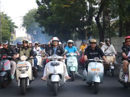 Wali Kota Eri Cahyadi Sunmori Bersama Ribuan Pecinta Vespa, Kenalkan Wisata Kota Lama
