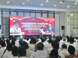 Wali Kota Eri Cahyadi Beri Beasiswa PPG kepada 713 Guru PAI TK-SMP se-Surabaya