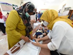 Pemkot Surabaya Tingkatkan Pendampingan Keluarga Berisiko Stunting Melalui ASW