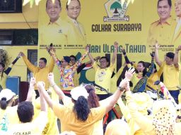 Golkar Surabaya dan Warga Bersinergi Sukseskan Rekor MURI Senam Serentak Nasional