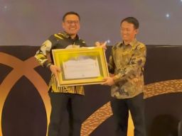 Konsisten dan Menginspirasi, Arif Fathoni Kembali Raih Penghargaan Tokoh Politik Inspiratif