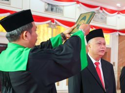 Wali Kota Eri Lantik Lilik Arijanto Jadi Sekda Surabaya