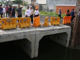 Pemkot Surabaya Ungkap Progres Drainase: 70 Persen Selesai!