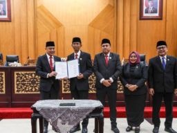 DPRD Surabaya dan Pemkot Sepakati Raperda APBD 2026 RP 12,7 Triliun
