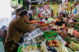 Stok Pangan Surabaya Aman 8 Bulan Jelang Nataru