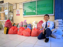 Siswa SMP Surabaya Sulap 3 Ton Kulit Bawang Jadi Produk Bernilai