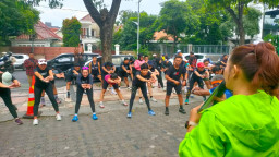 20+ Komunitas Tumpah Ruah! City Touchdown Jadi Pemanasan Seru Suroboyo 10K