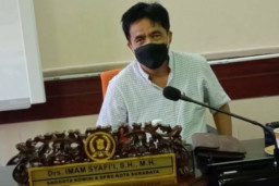 Komisi D DPRD Surabaya Minta Sekwan Sediakan Smoking Area