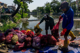 Surabaya Jadi Percontohan Nasional Program Indonesia-UEA Cegah Sampah Plastik ke Lau