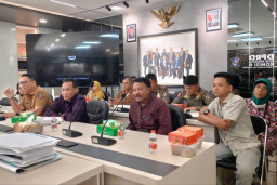 PKL Simpang Dukuh Protes Rencana Relokasi dan Penertiban