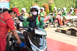 IKA MM UC Peduli Ojol Perempuan Penggerak Ekonomi