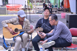 Ari Lasso dan Choirul Umi Bawakan Kangen.