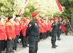 HUT ke-81 RI, PDIP Surabaya Siapkan Bantuan untuk Korban Gempa NTT