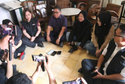 Hasto Respons Survei IPO, PDIP Pilih Evaluasi