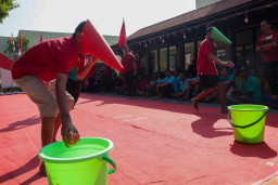 Ratusan Penghuni Liponsos Keputih Adu Kreativitas di HUT ke-81 RI