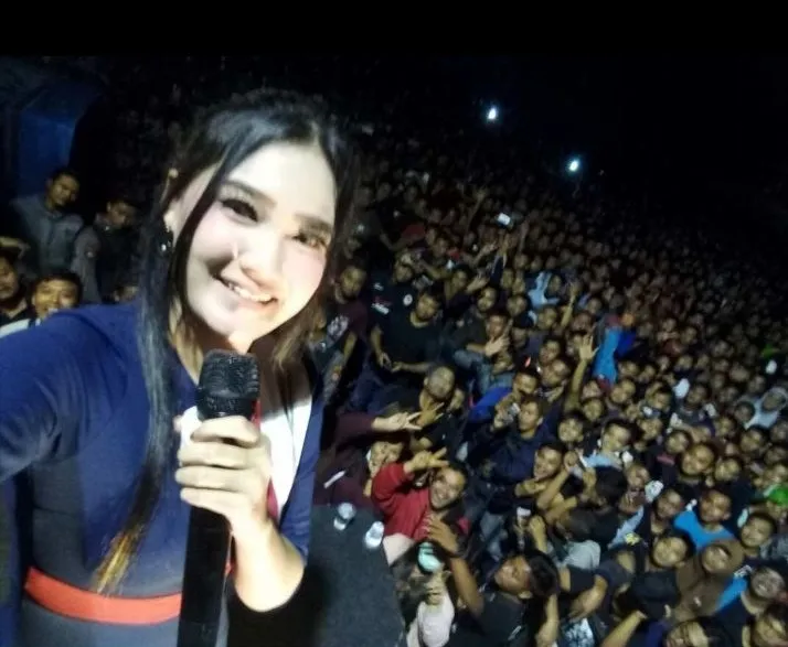 Ini Tuntutan Massa Pembawa Keranda Mayat Bergambar Ahmad Dani