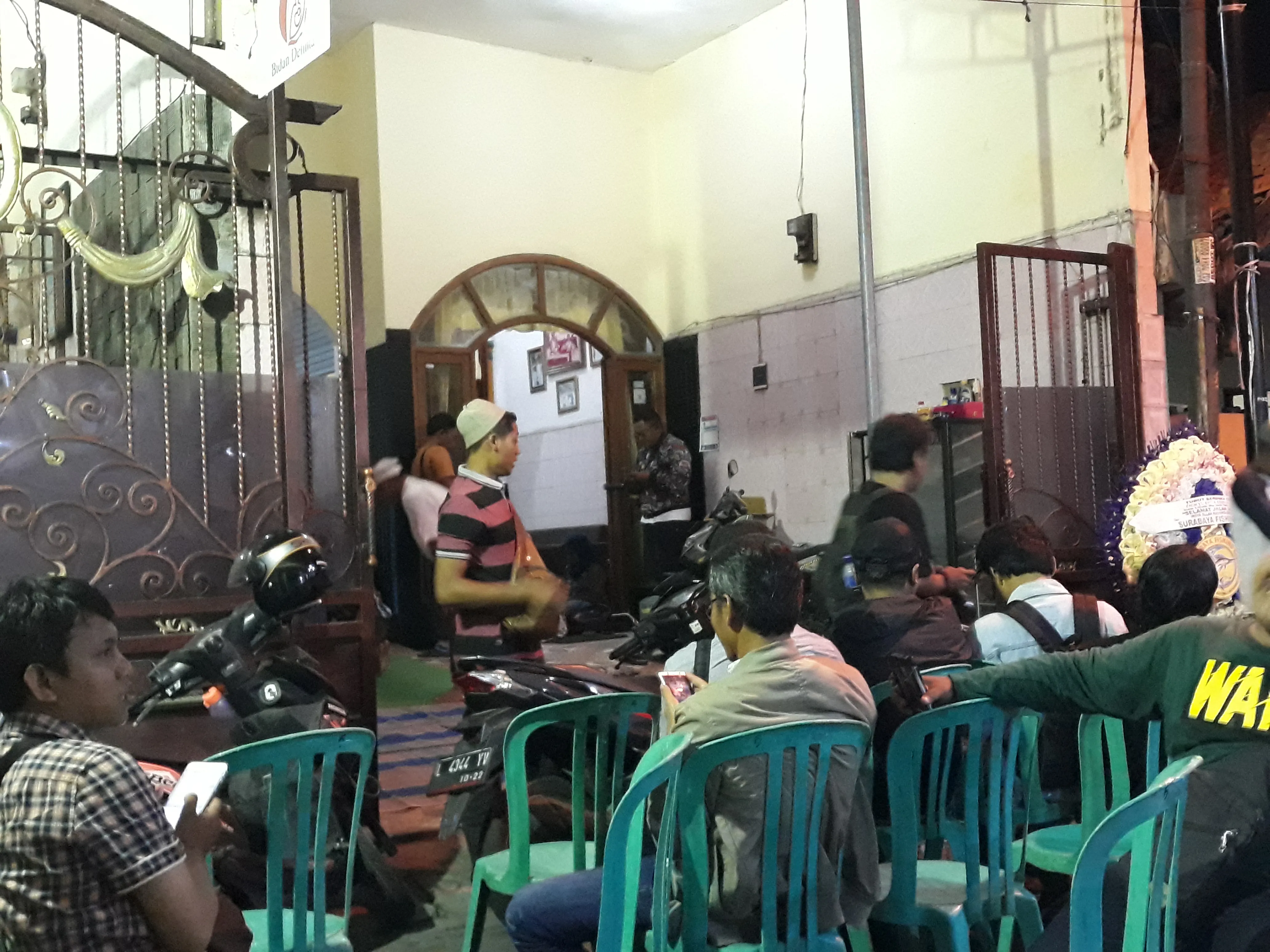 Gus Ipul Takziah Ke Rumah Deryl, Warga Surabaya Korban Lion Air Jatuh